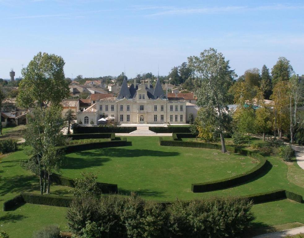 Chateau De Lussac Lussac  Экстерьер фото